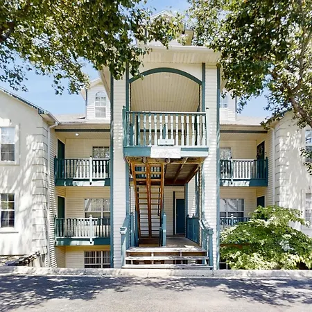 Gateway To The Ozarks Apartment